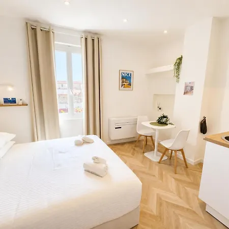 Collection Prestige, T3, 6p, Ac, Coeur Vieil Antibes